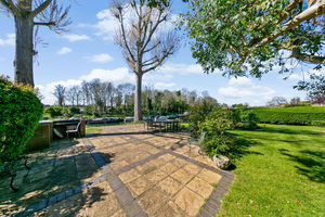 Communal Riverside Gardens- click for photo gallery